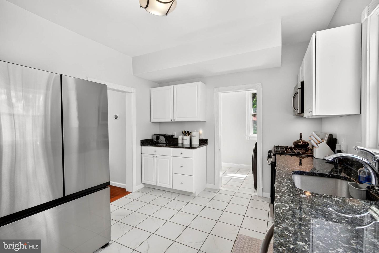 4807 Kenwood Ave Property Photo 19