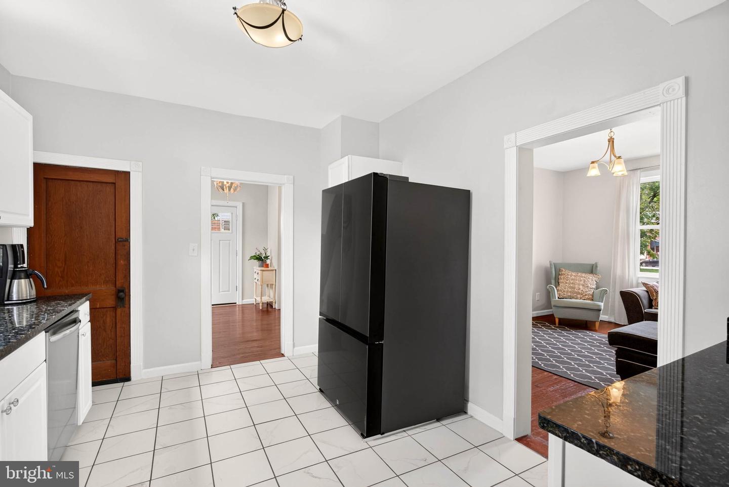 4807 Kenwood Ave Property Photo 21