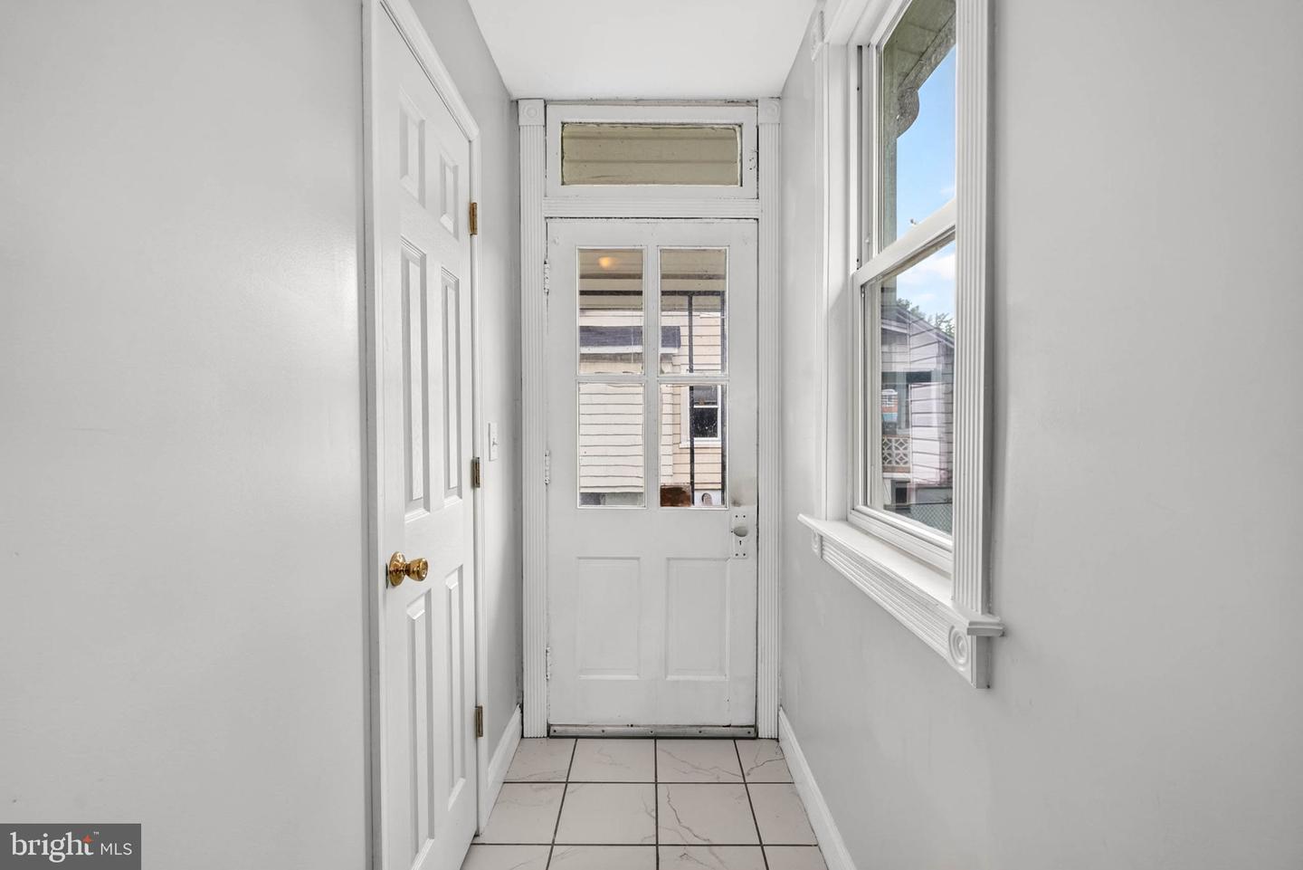 4807 Kenwood Ave Property Photo 23