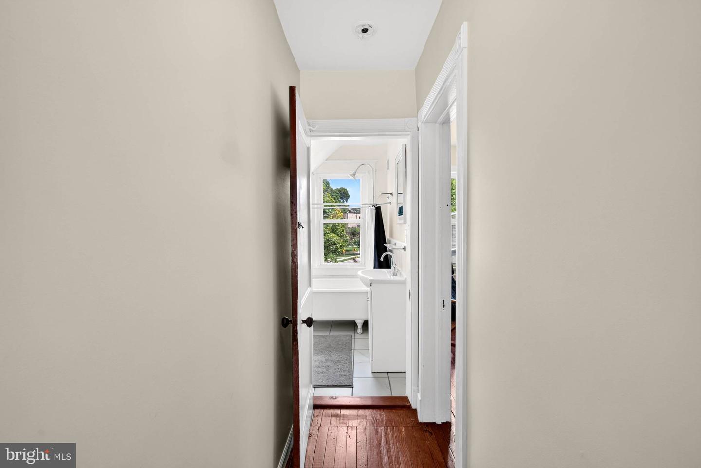 4807 Kenwood Ave Property Photo 27