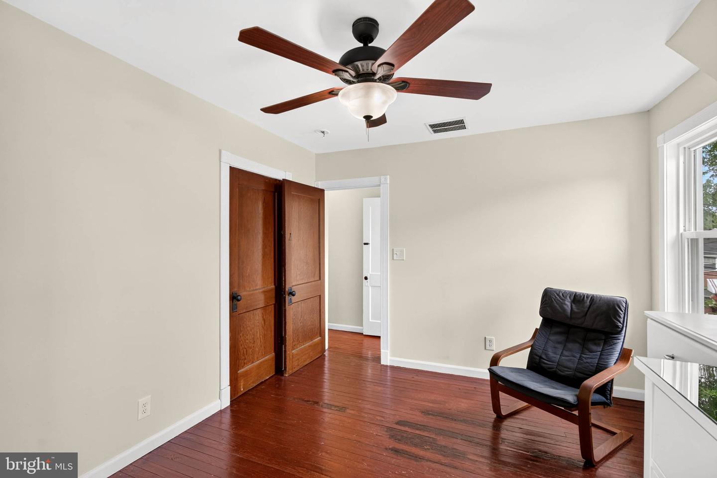 4807 Kenwood Ave Property Photo 30