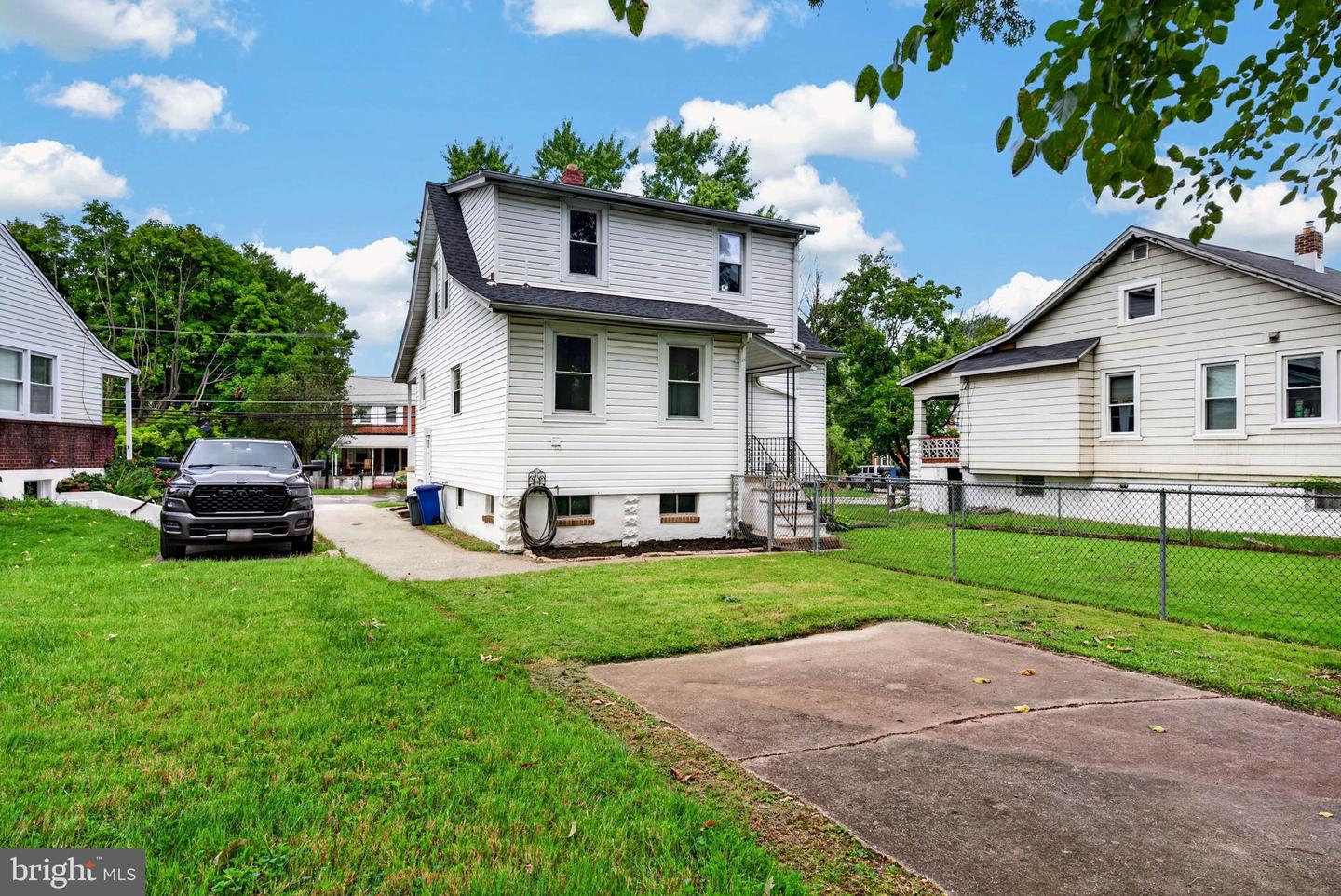 4807 Kenwood Ave Property Photo 37