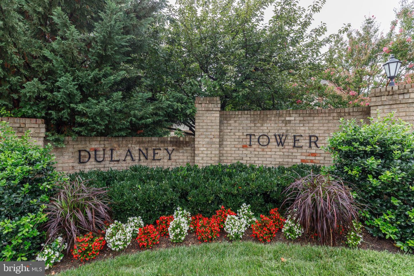 20 Alanbrooke Ct #20f Property Photo 2