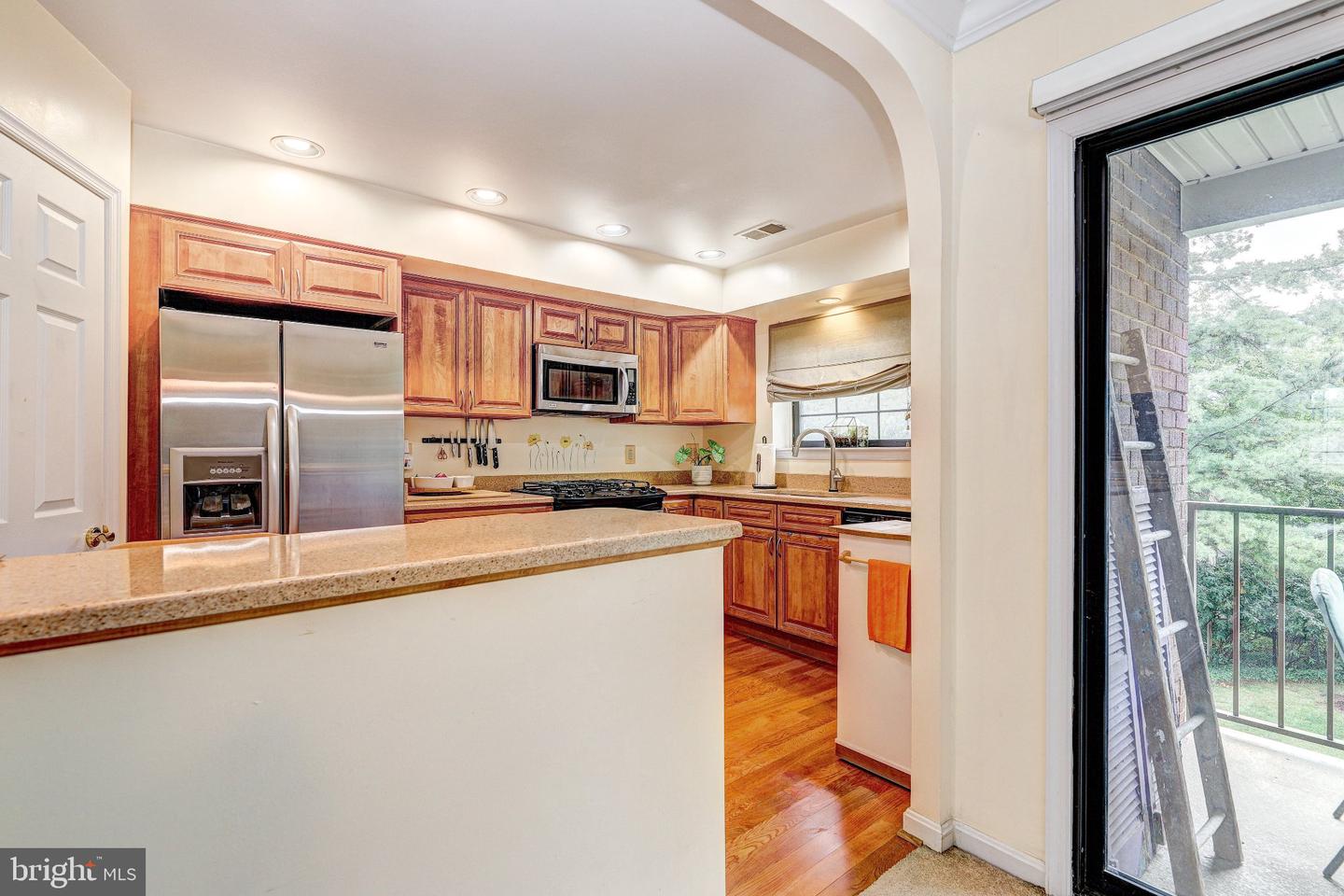 20 Alanbrooke Ct #20f Property Photo 12