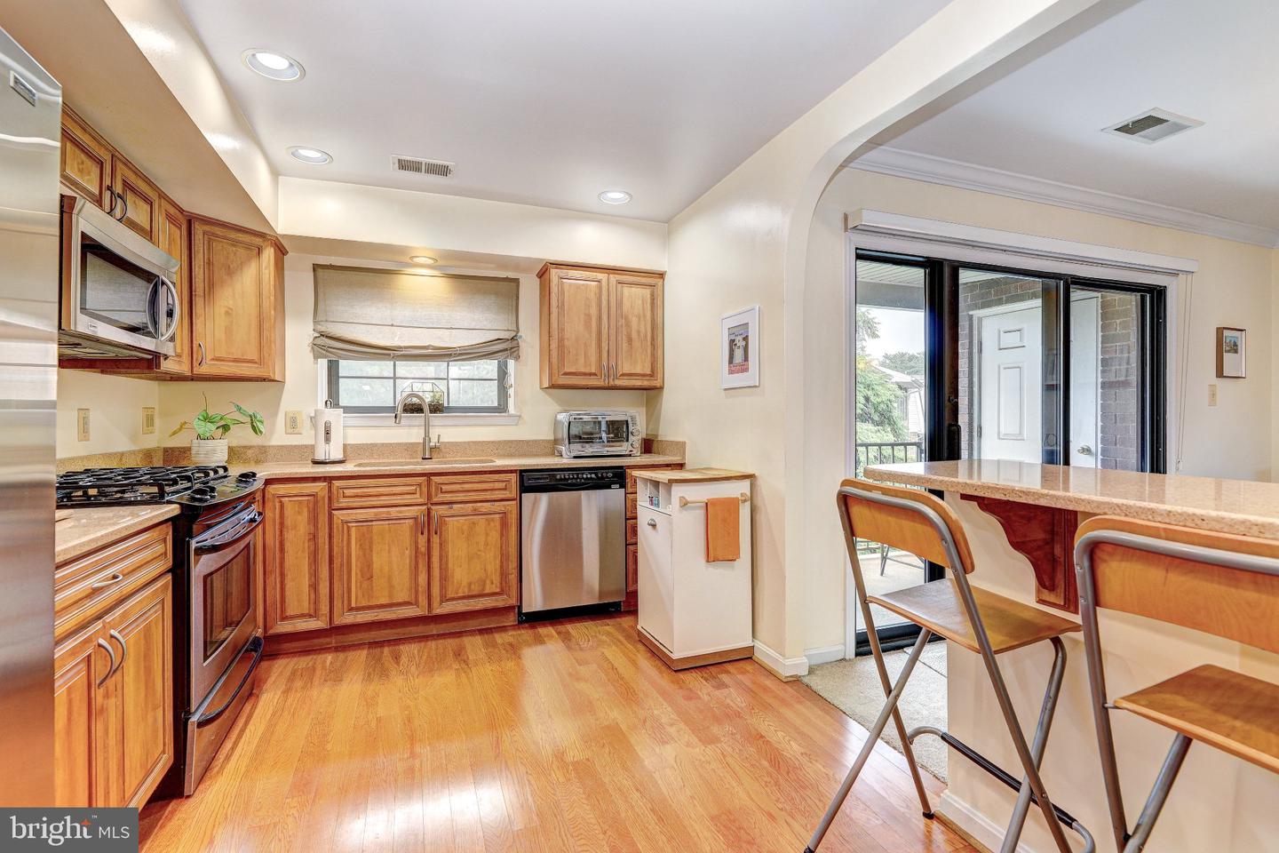 20 Alanbrooke Ct #20f Property Photo 14