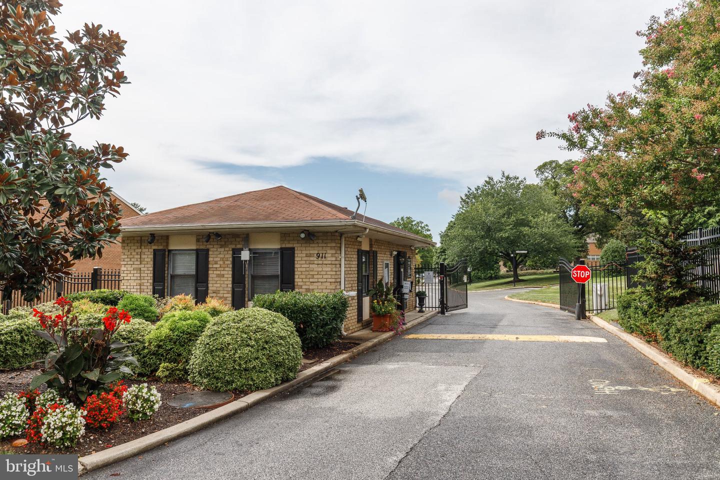 20 Alanbrooke Ct #20f Property Photo 26