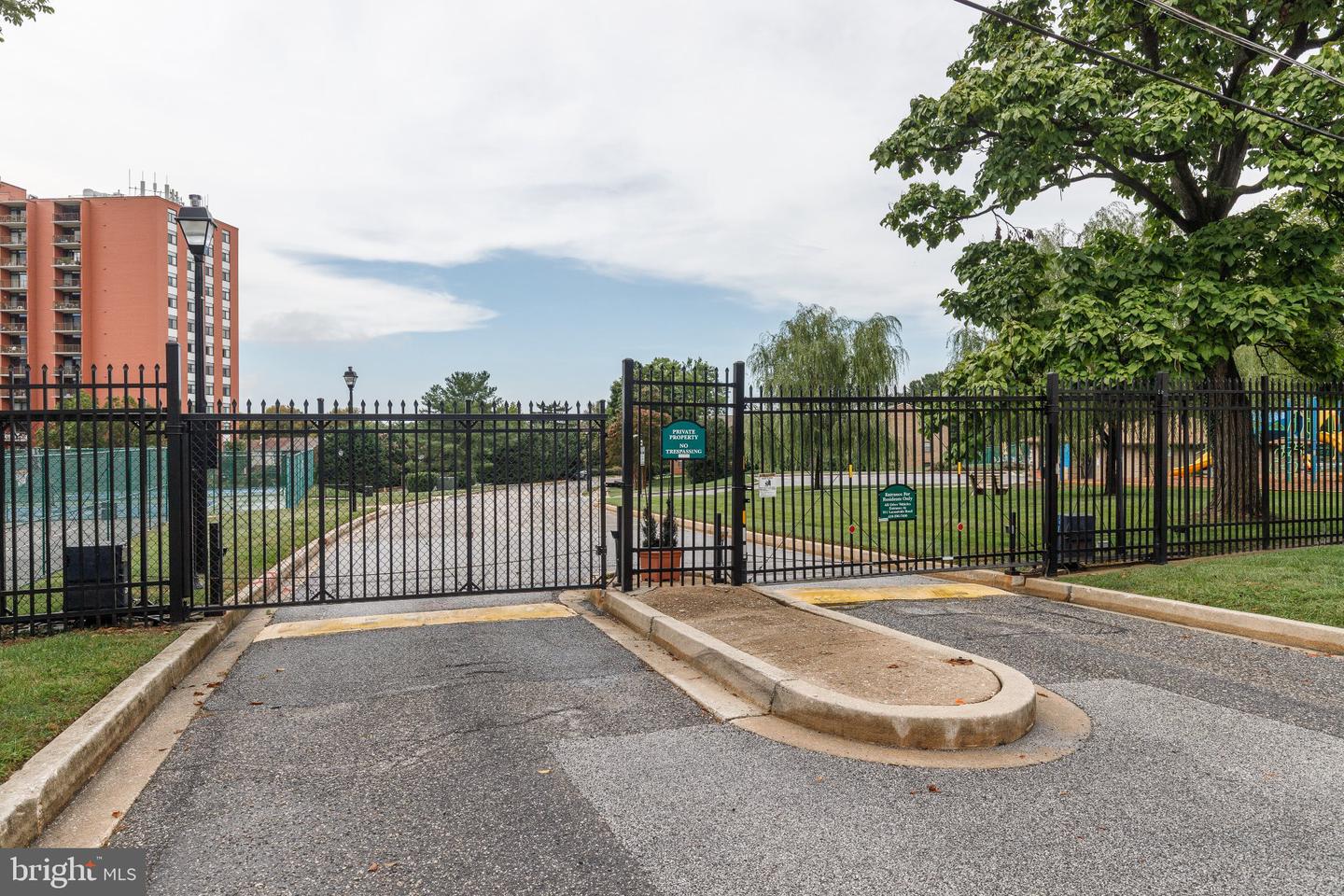 20 Alanbrooke Ct #20f Property Photo 27