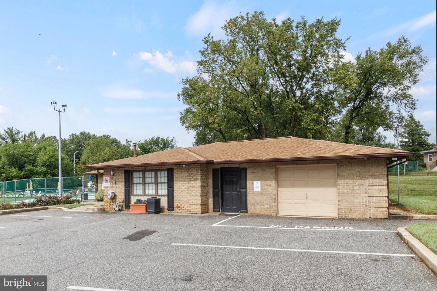 20 Alanbrooke Ct #20f Property Photo 29