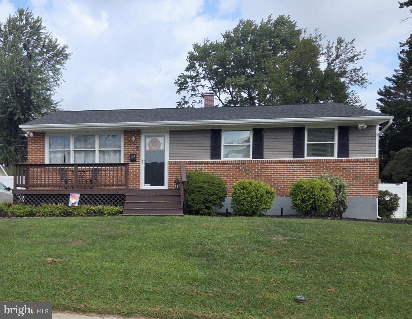 214 Highmeadow Rd Property Photo 1