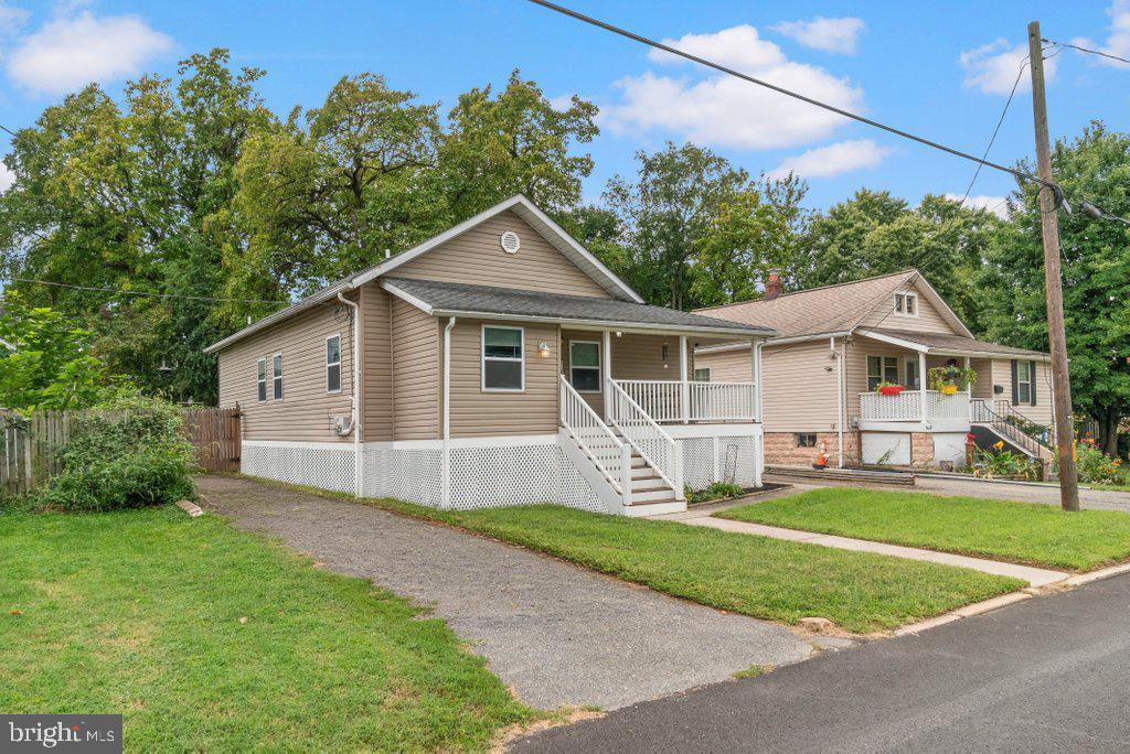 237 3rd Ave Property Photo 2
