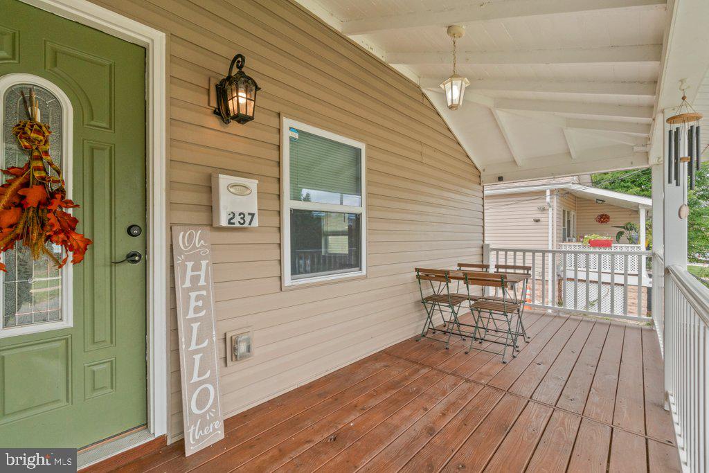 237 3rd Ave Property Photo 3