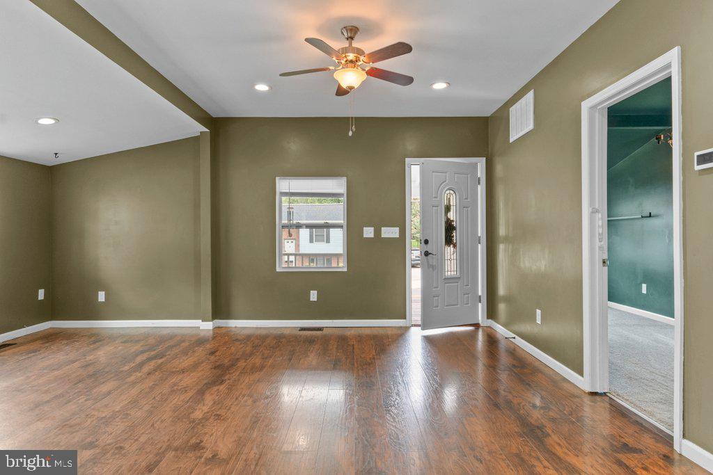 237 3rd Ave Property Photo 4