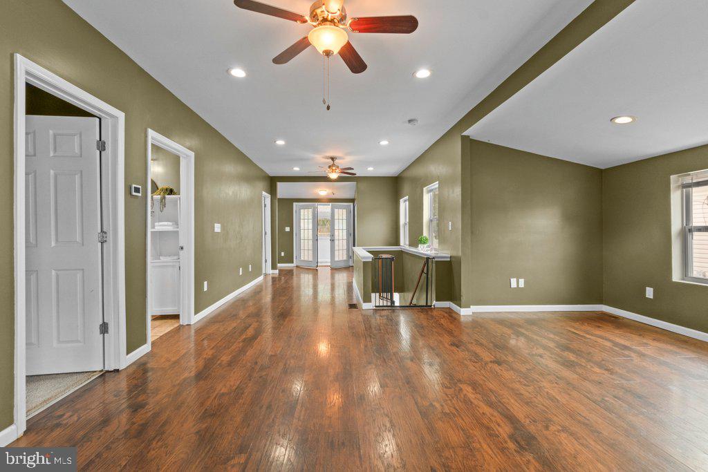 237 3rd Ave Property Photo 9