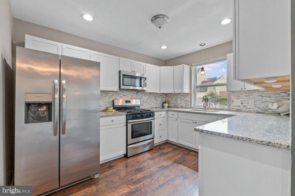 237 3rd Ave Property Photo 13