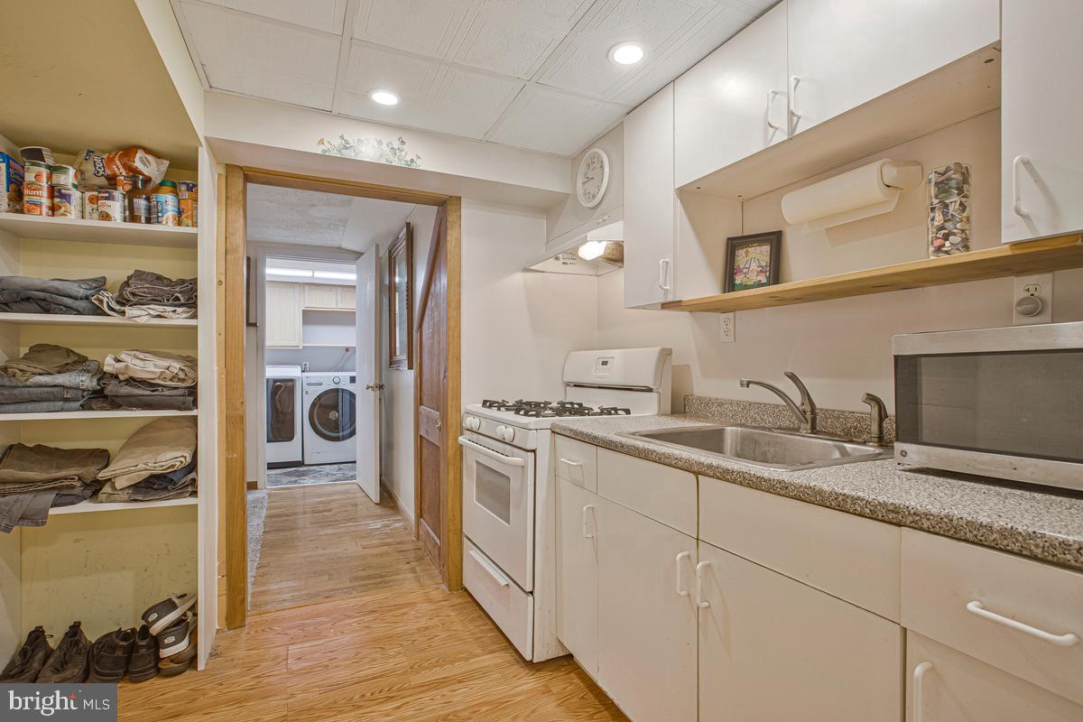 214 Blakeney Rd Property Photo 25