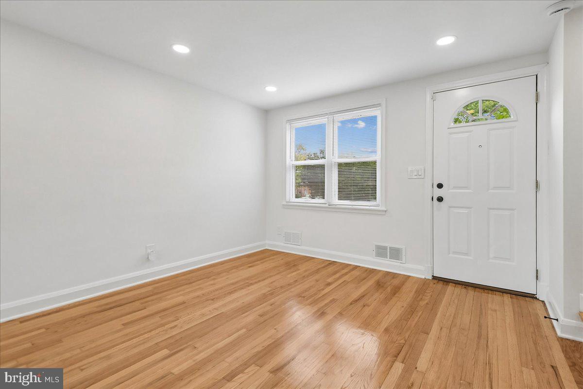 1403 Dartmouth Ave Property Photo 4