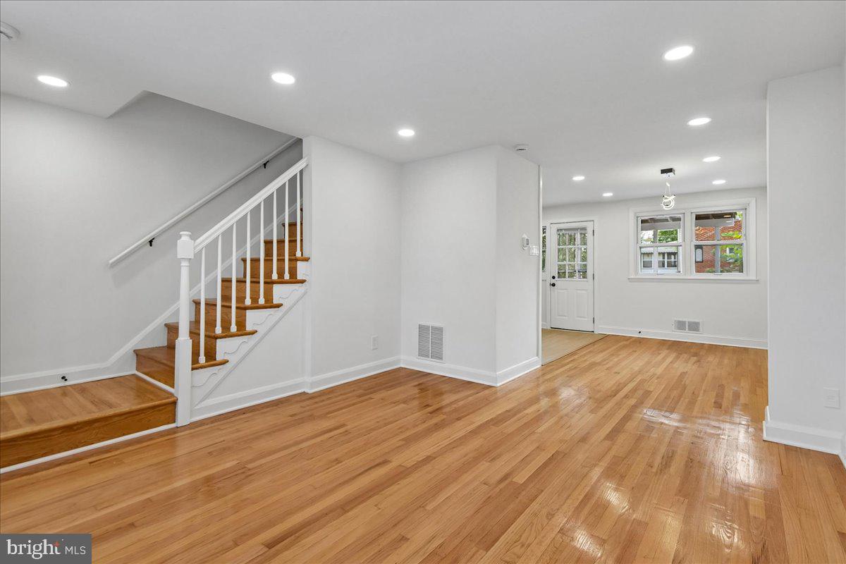 1403 Dartmouth Ave Property Photo 6