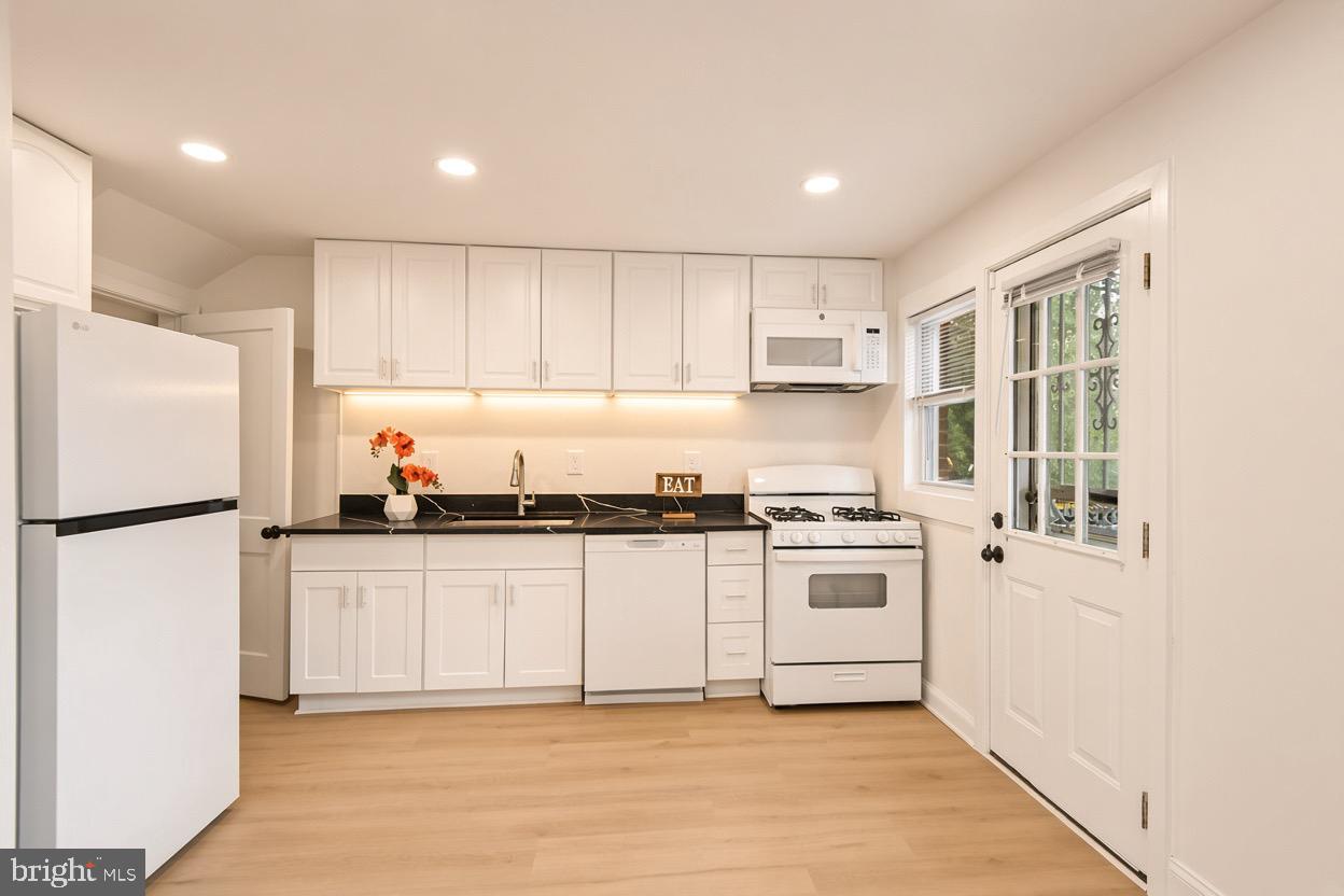 1403 Dartmouth Ave Property Photo 10