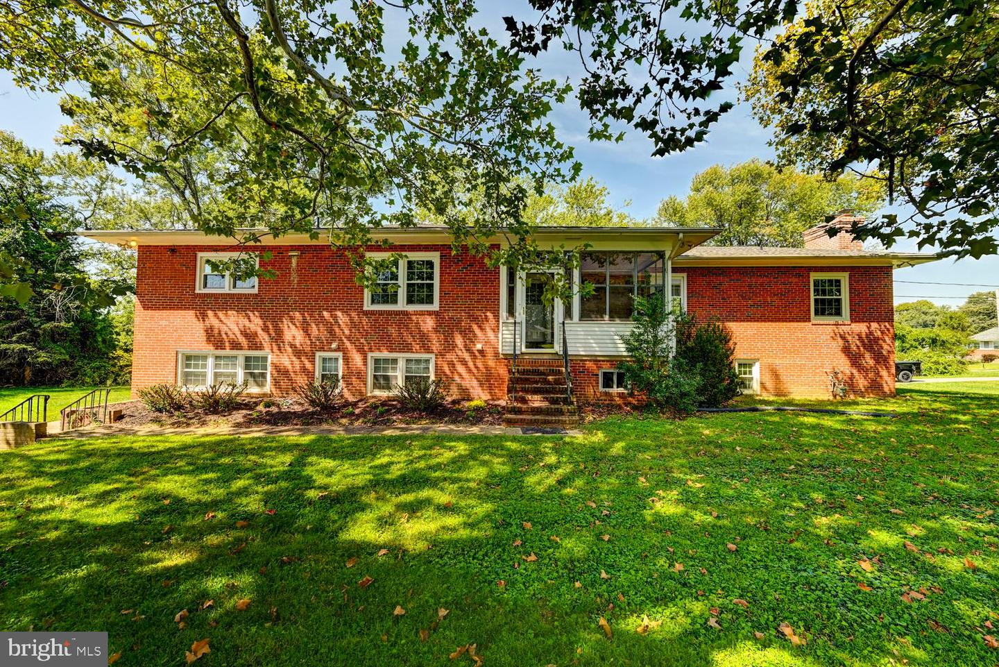 323 Academy Ave Property Photo 1