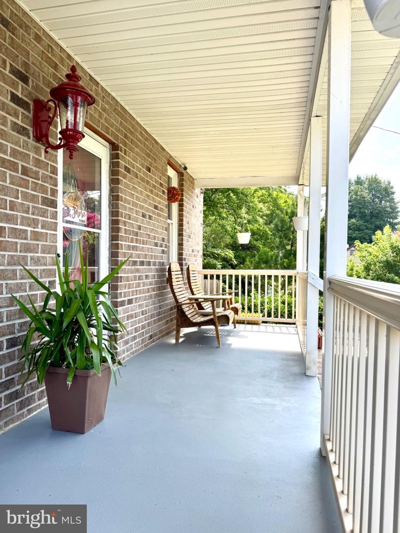 8514 Sandy Plains Rd Property Photo 5