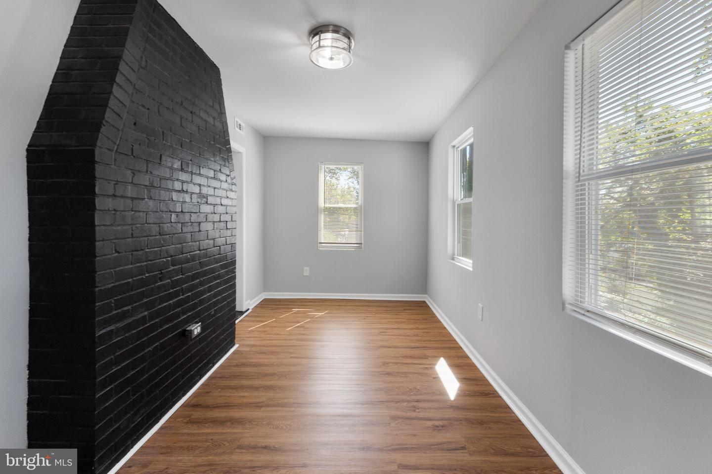 1906 Park Pl Property Photo 6
