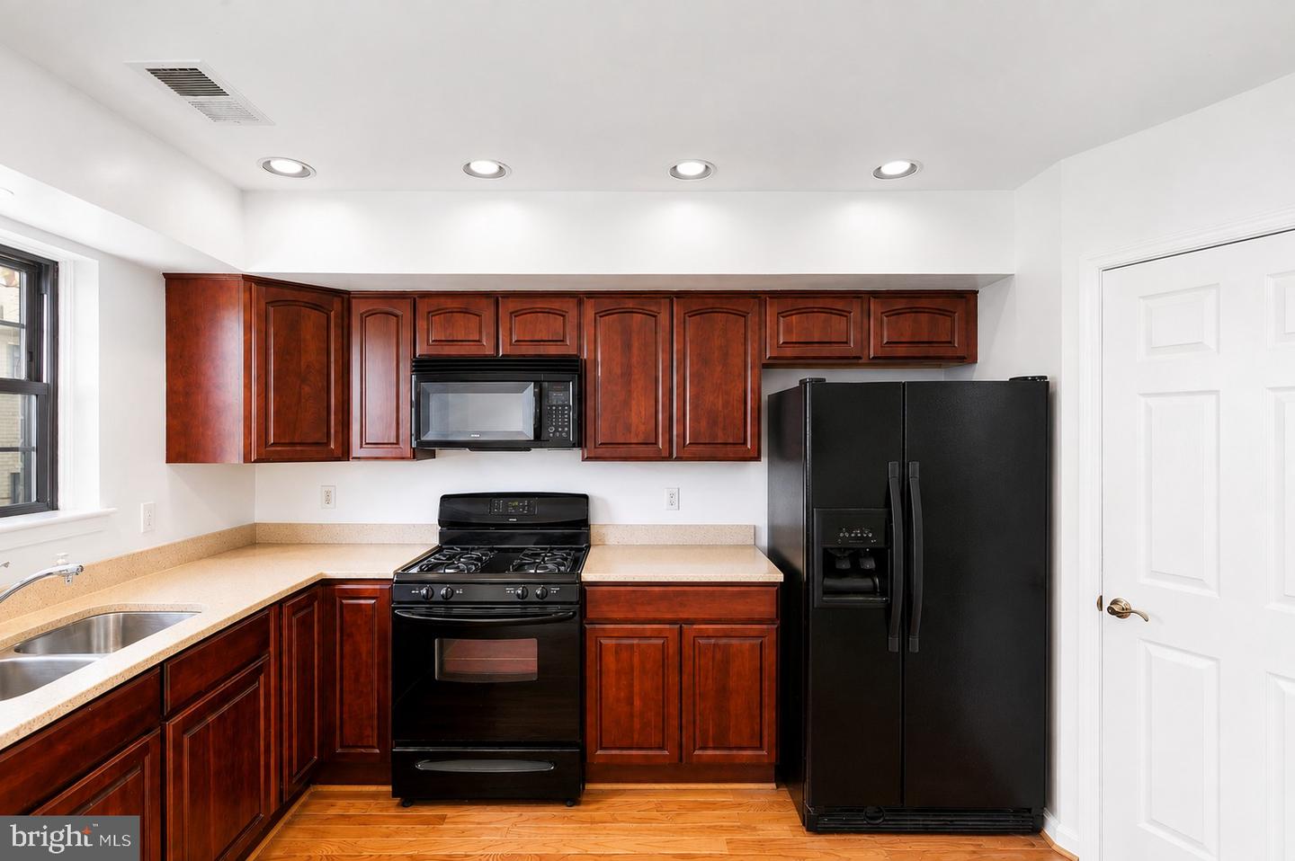 4 Smeton Pl #4e Property Photo 7