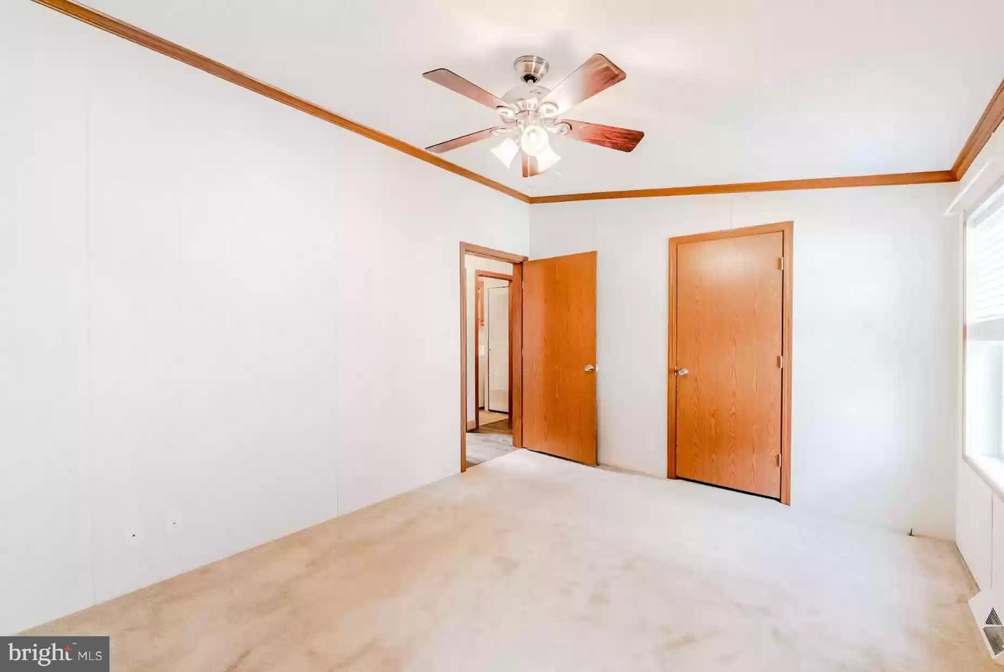 3501 Honeysuckle Ln Property Photo 17