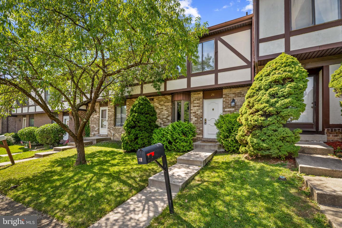 28 Bernadotte Ct Property Photo 2