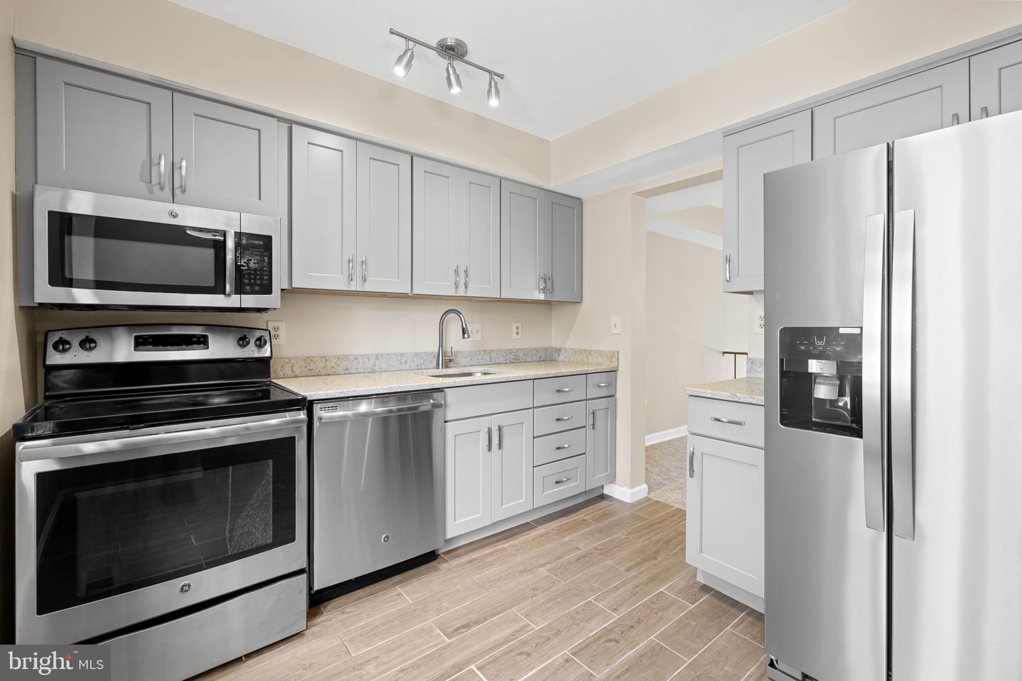 28 Bernadotte Ct Property Photo 3