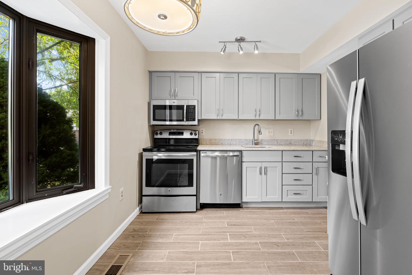 28 Bernadotte Ct Property Photo 6