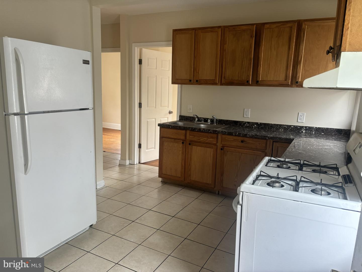 25 Egges Ln #apt.2 Property Photo 5
