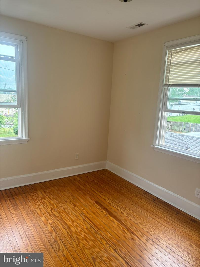 25 Egges Ln #apt.2 Property Photo 9