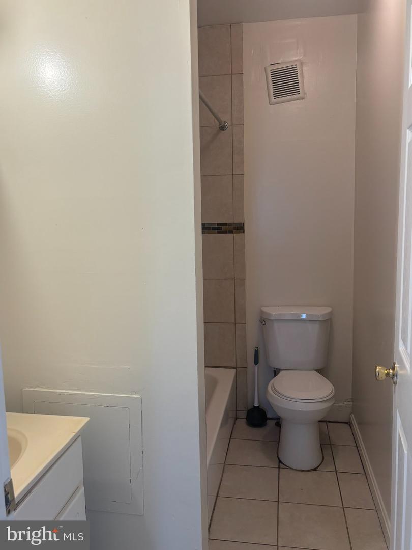 25 Egges Ln #apt.2 Property Photo 14