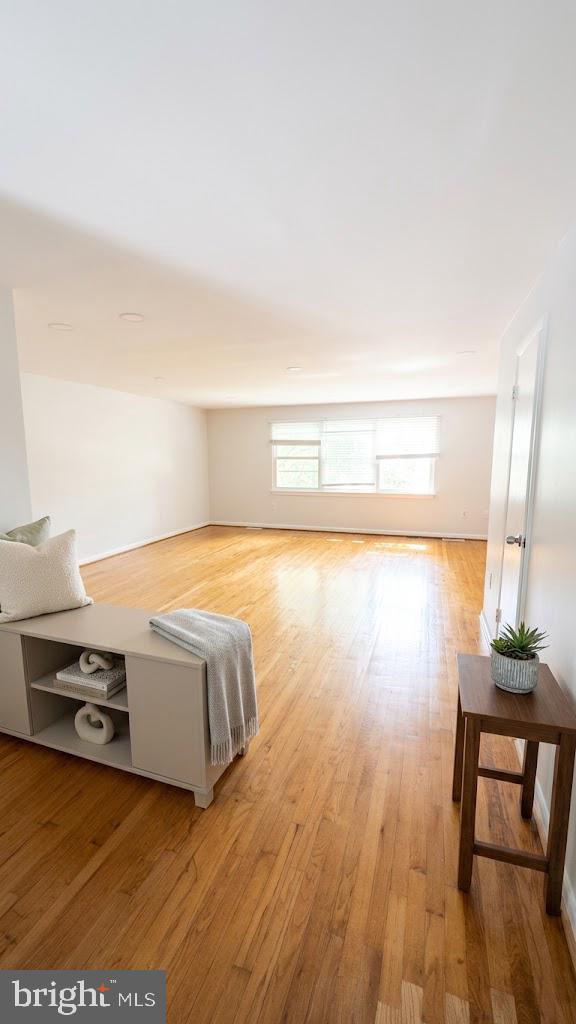 19 Wimbledon Ln Property Photo 3