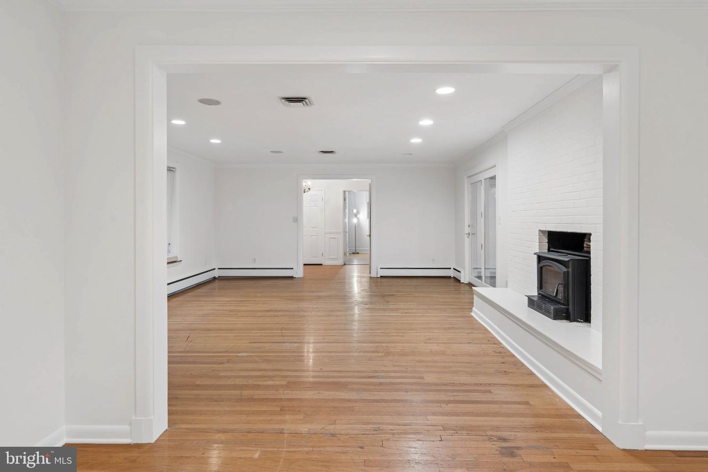 2 Lake Manor Ct Property Photo 10
