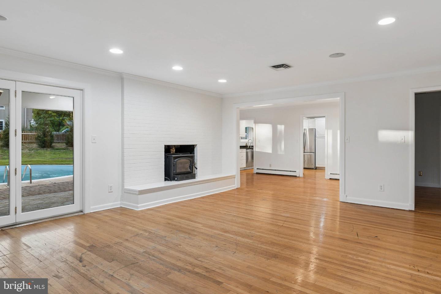 2 Lake Manor Ct Property Photo 12