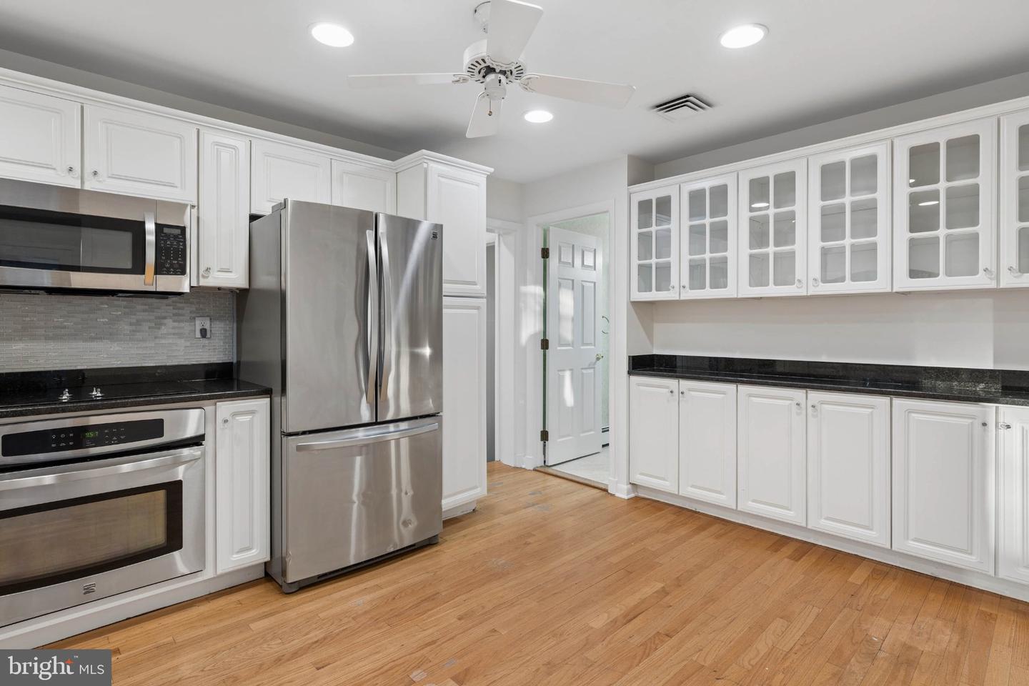 2 Lake Manor Ct Property Photo 17