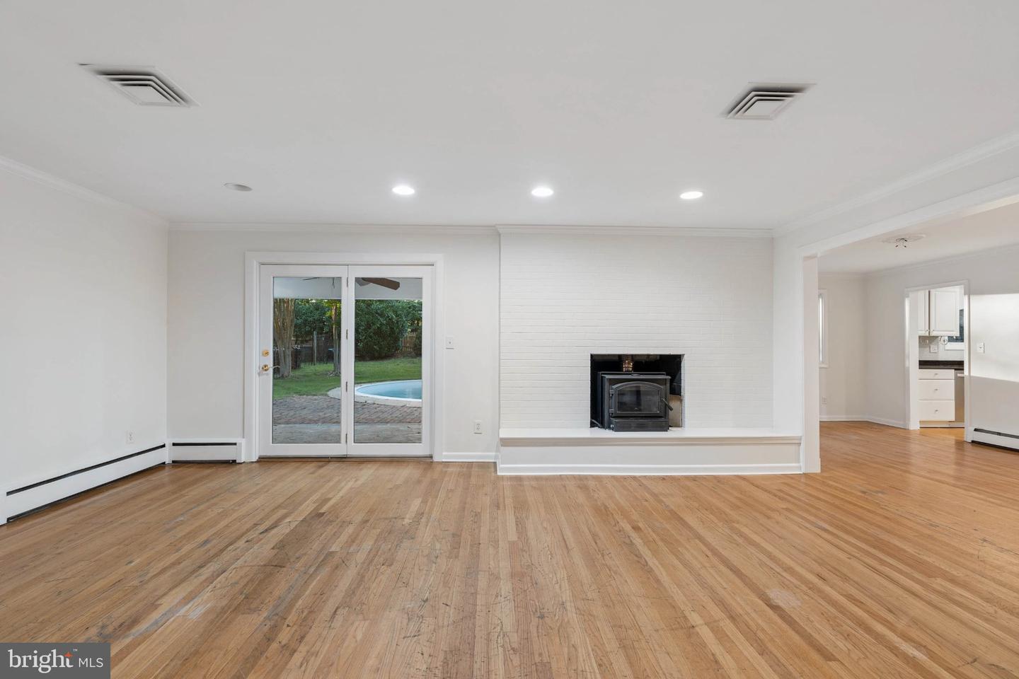 2 Lake Manor Ct Property Photo 18