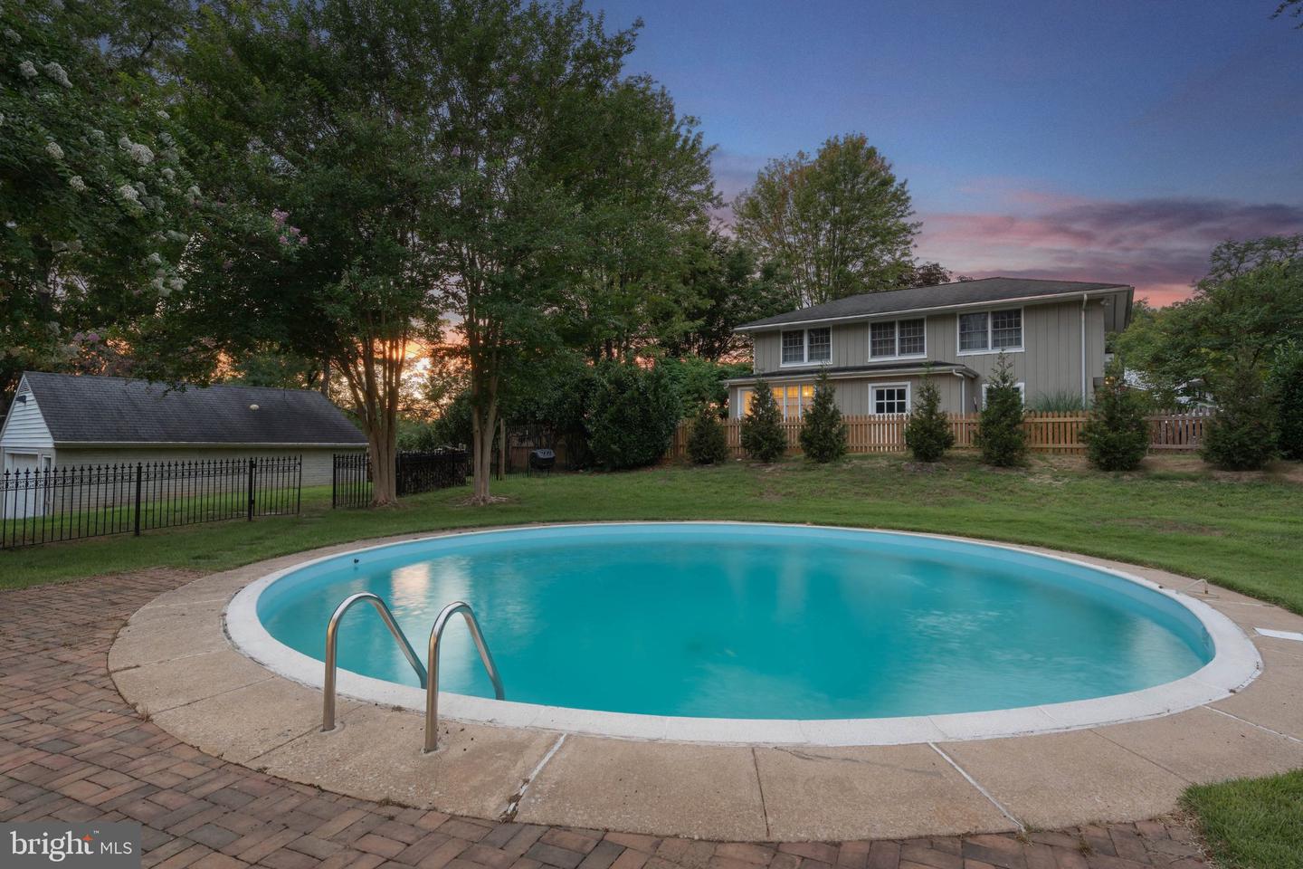 2 Lake Manor Ct Property Photo 34