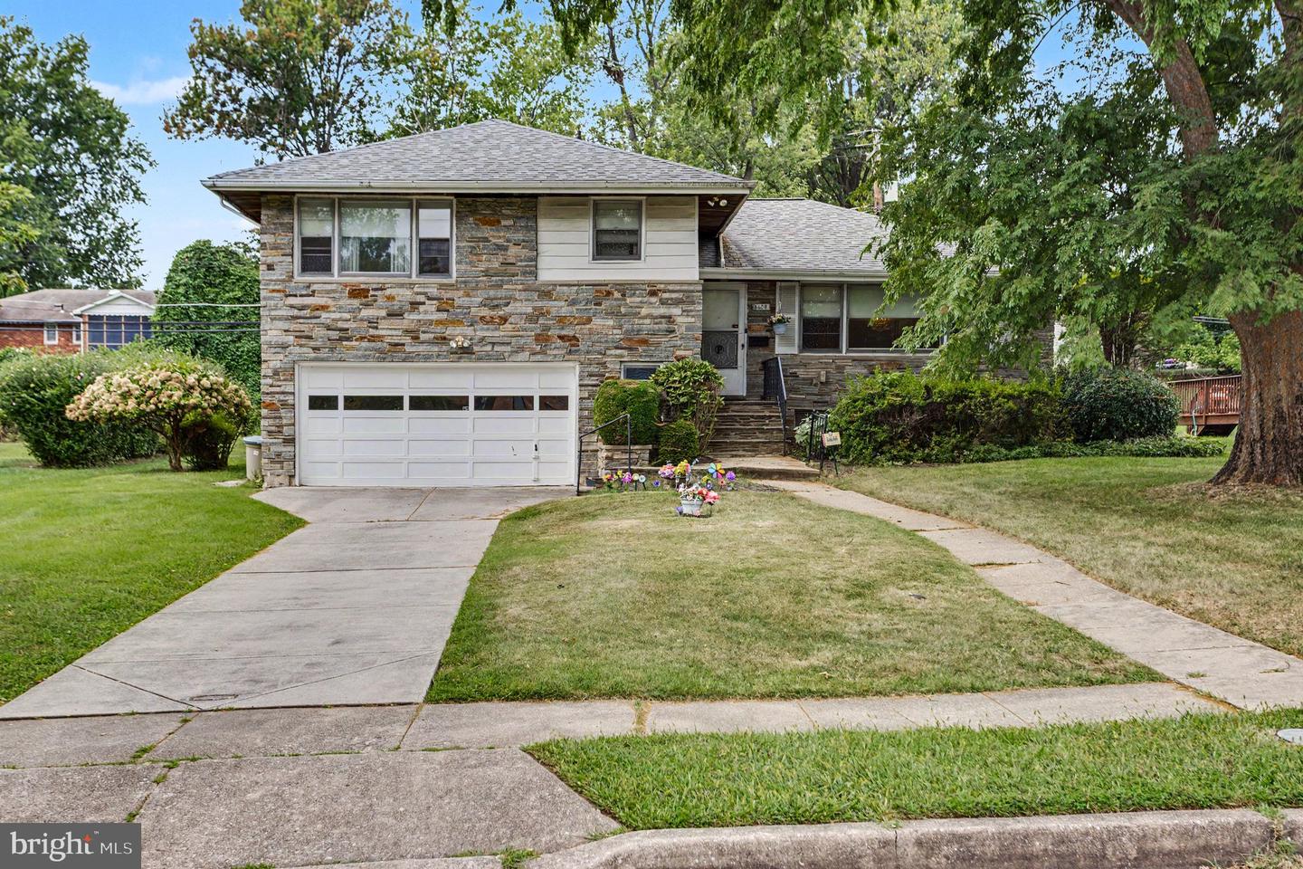 6608 CHELWOOD RD Property Photo 1