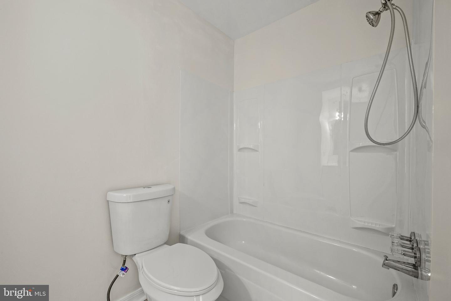 89 King Henry Cir #89 Property Photo 4