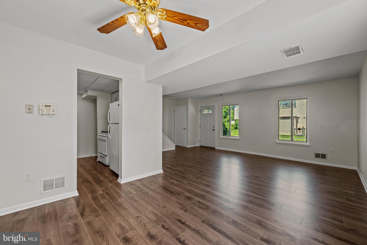 89 King Henry Cir #89 Property Photo 6