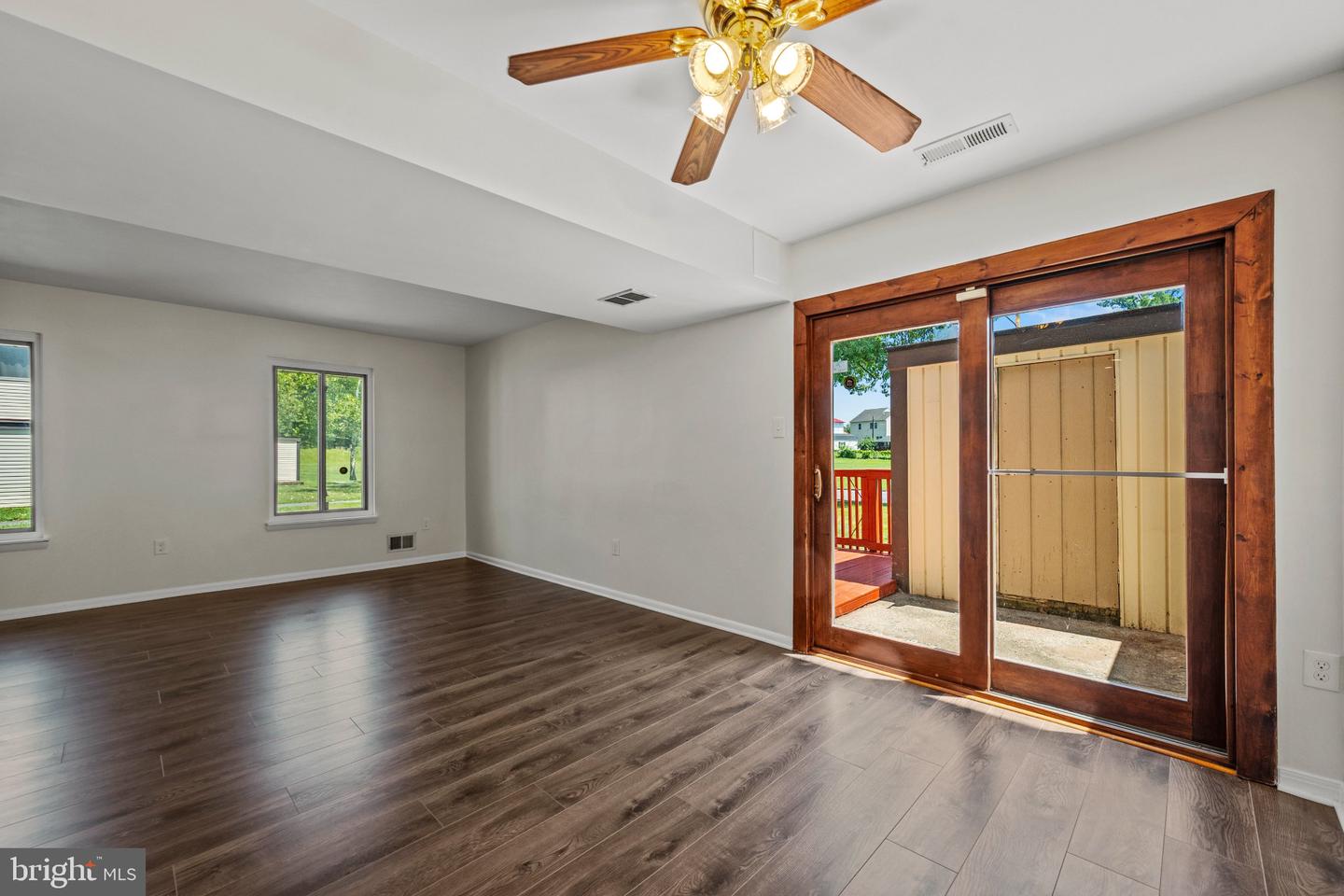 89 King Henry Cir #89 Property Photo 10