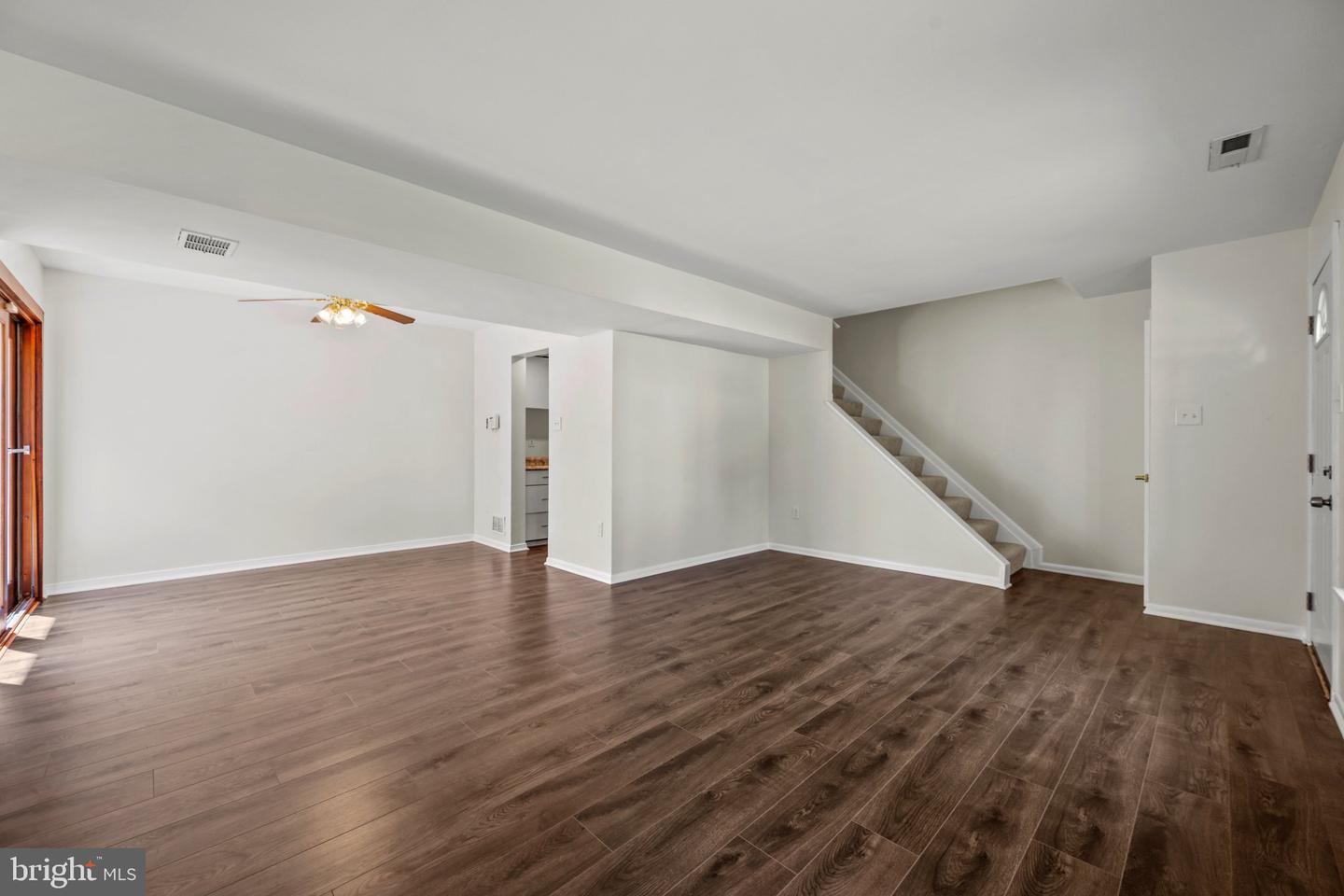 89 King Henry Cir #89 Property Photo 11