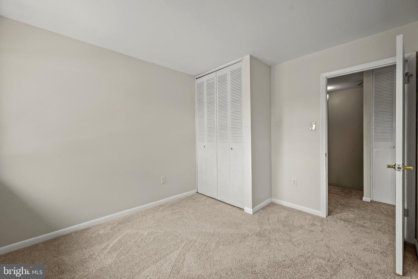 89 King Henry Cir #89 Property Photo 17