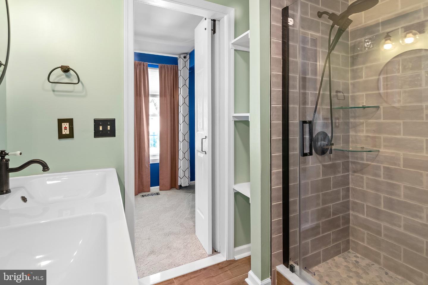 24 Southwark Bridge Way Property Photo 35