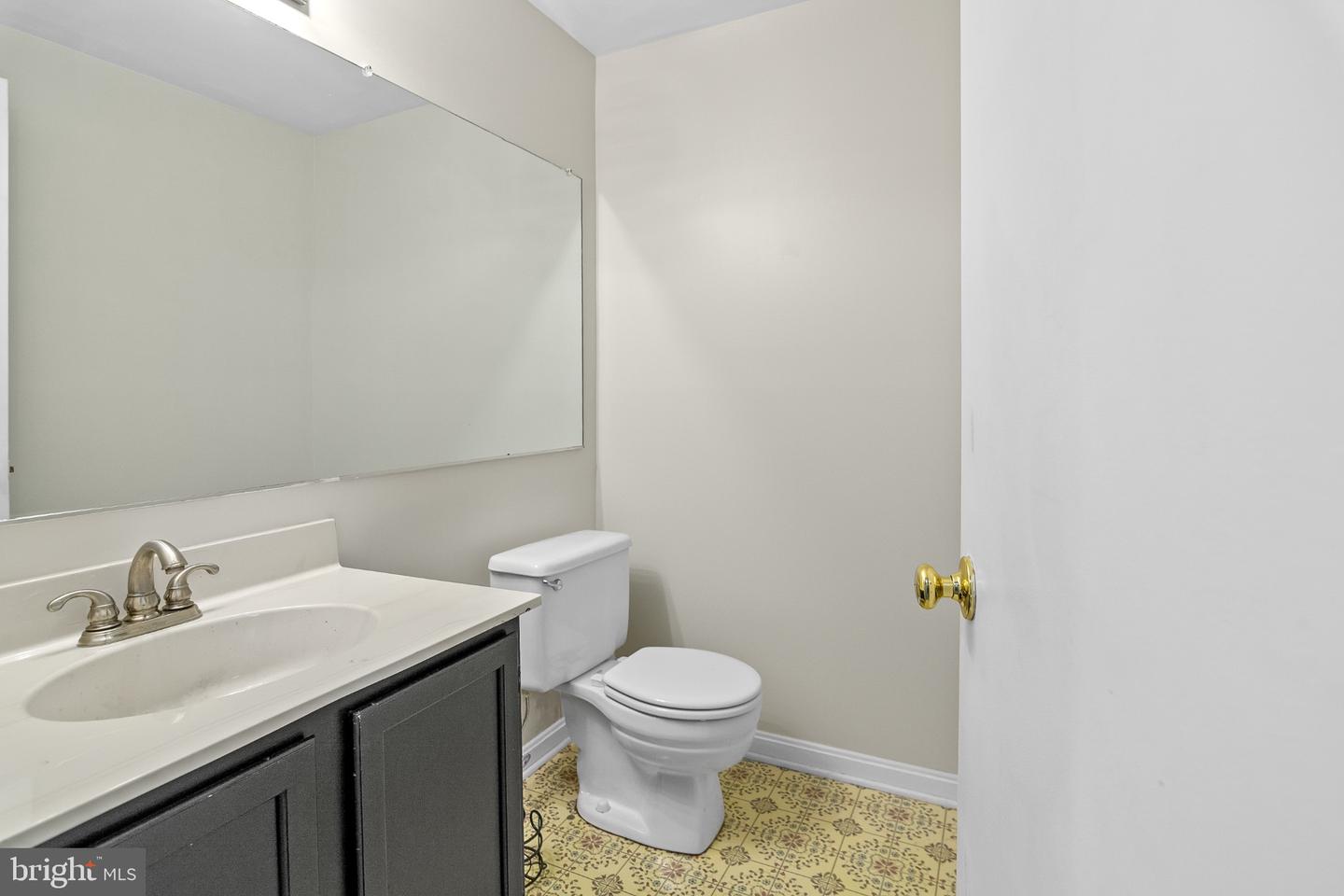 24 Southwark Bridge Way Property Photo 46