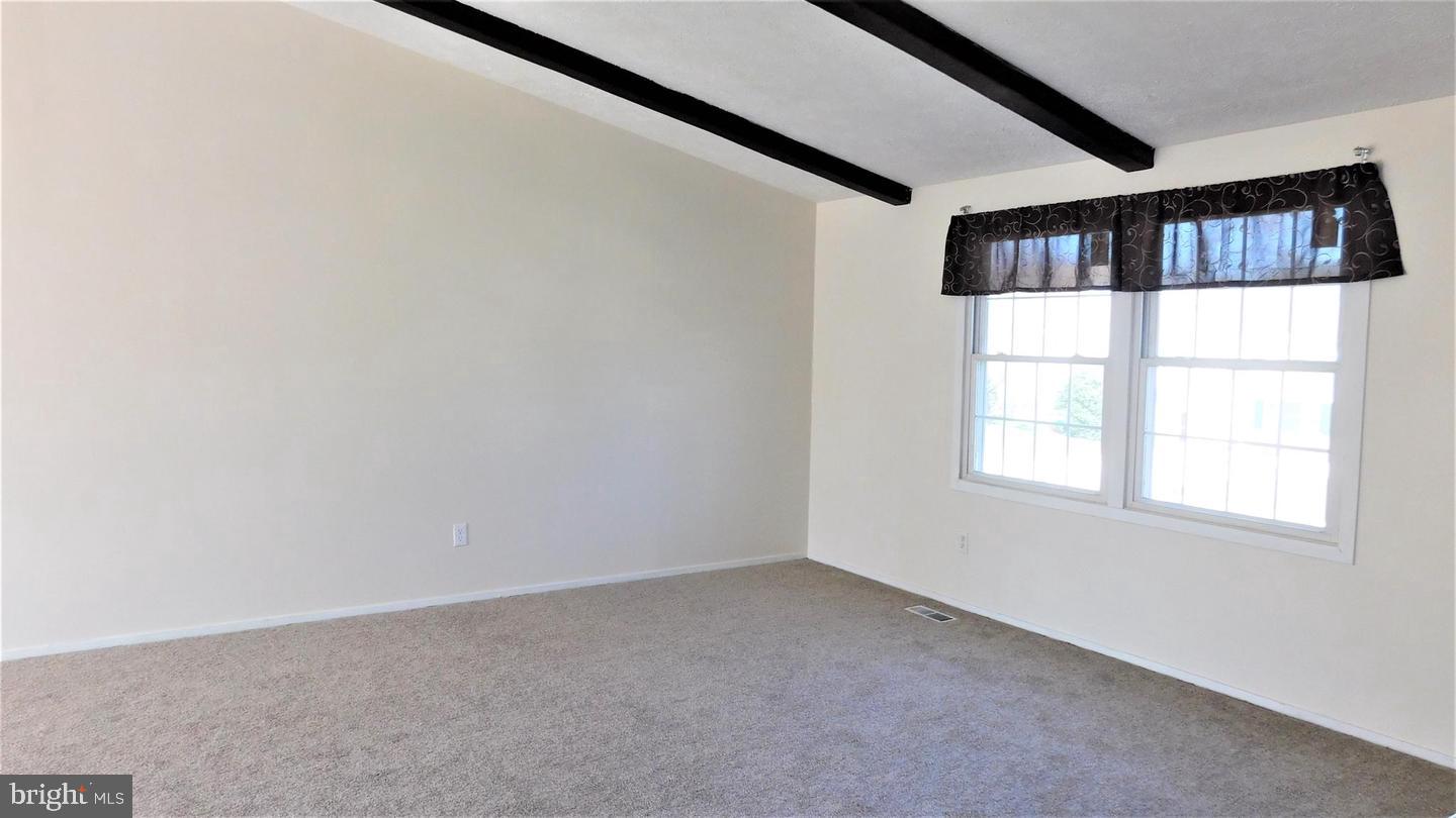8627 Saxon Cir Property Photo 3