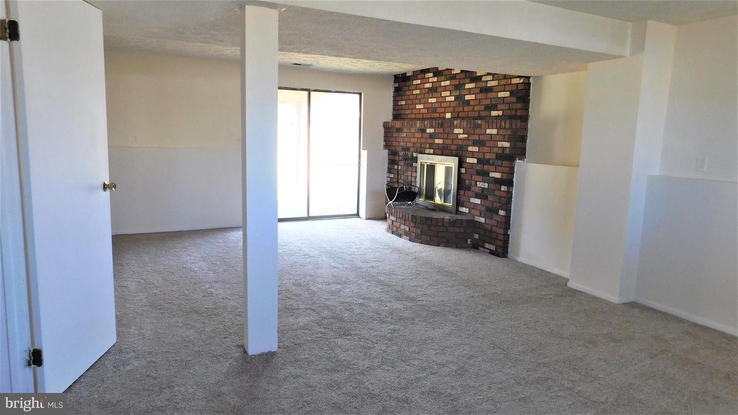 8627 Saxon Cir Property Photo 20