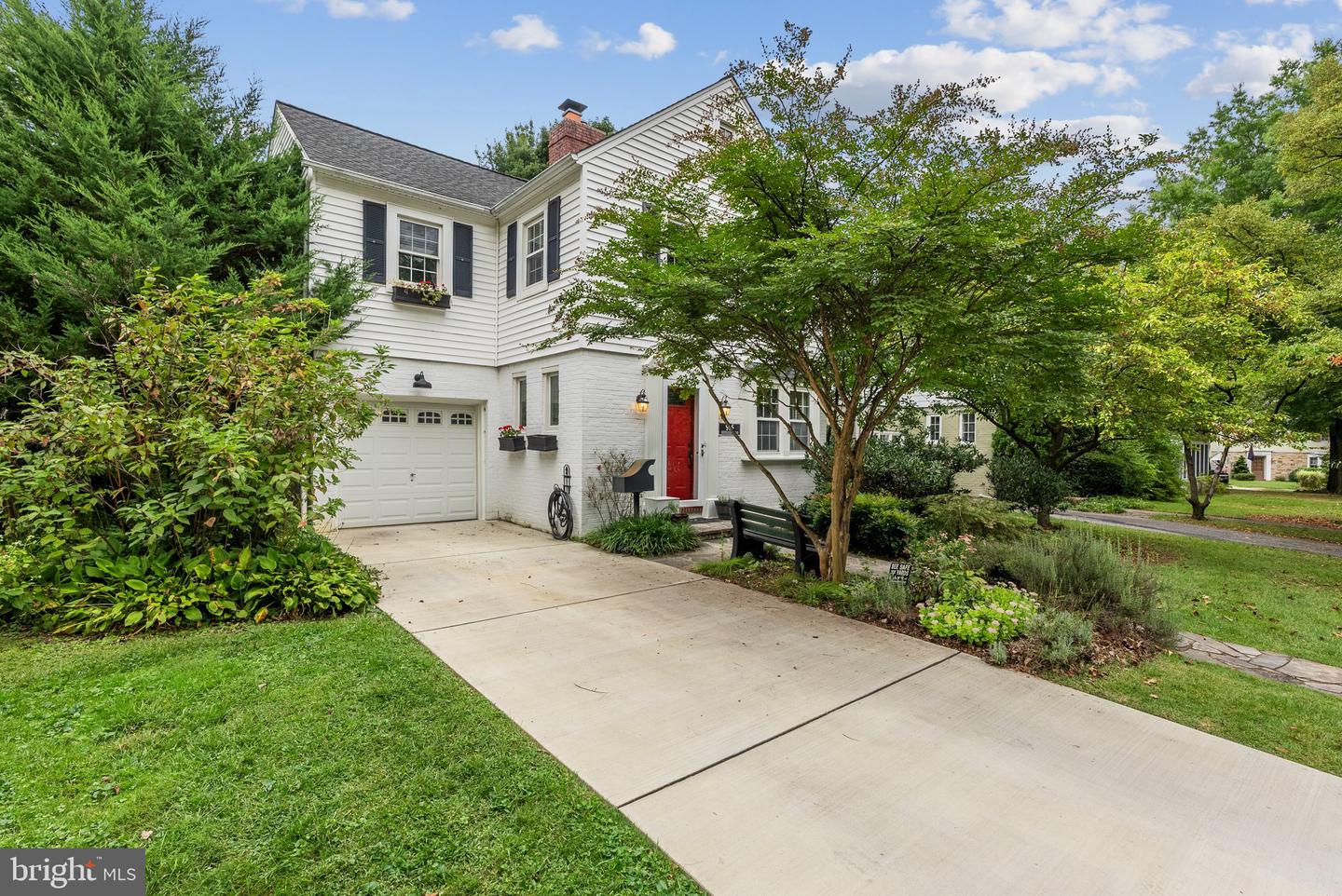 906 Greenleigh Property Photo 4